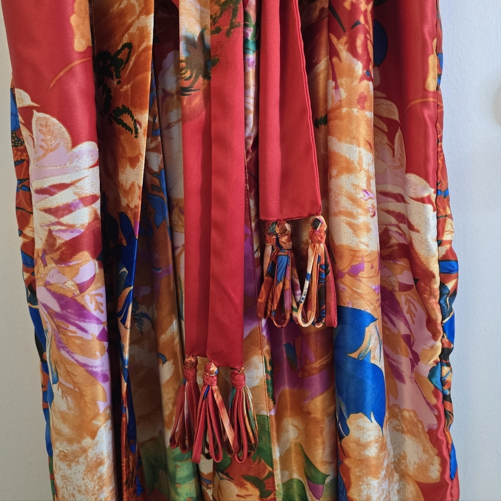 Natori Colorful Satin Robe. - Picture 6 of 9
